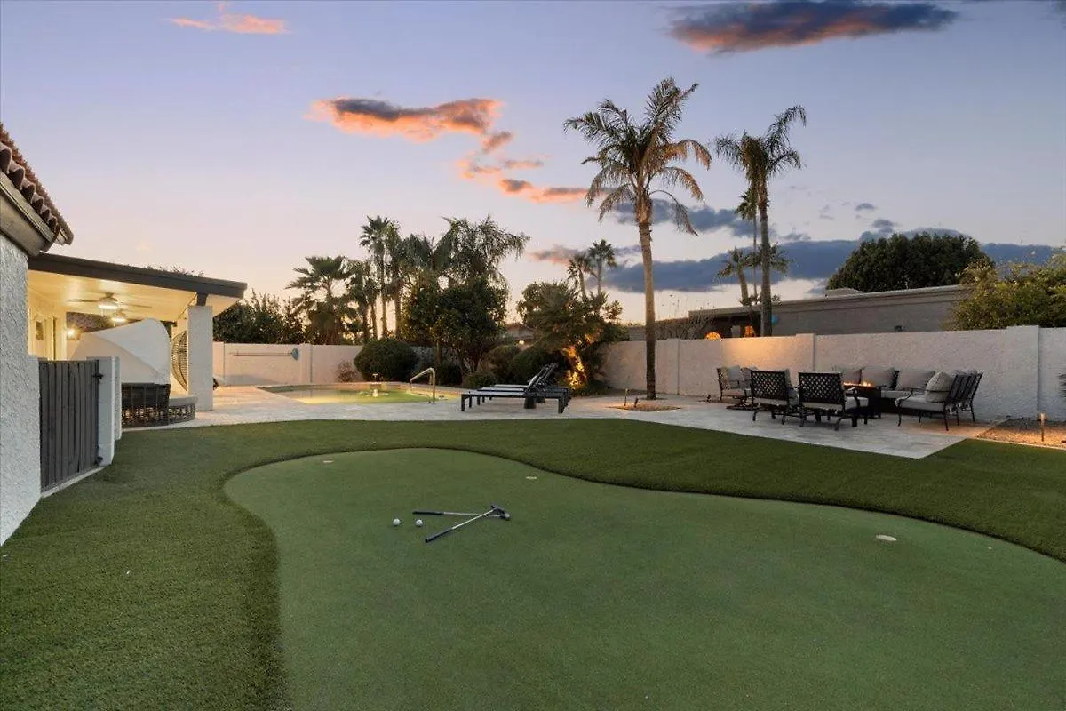 Beverly Charm- Private Pool - Mini Golf - Games Phoenix